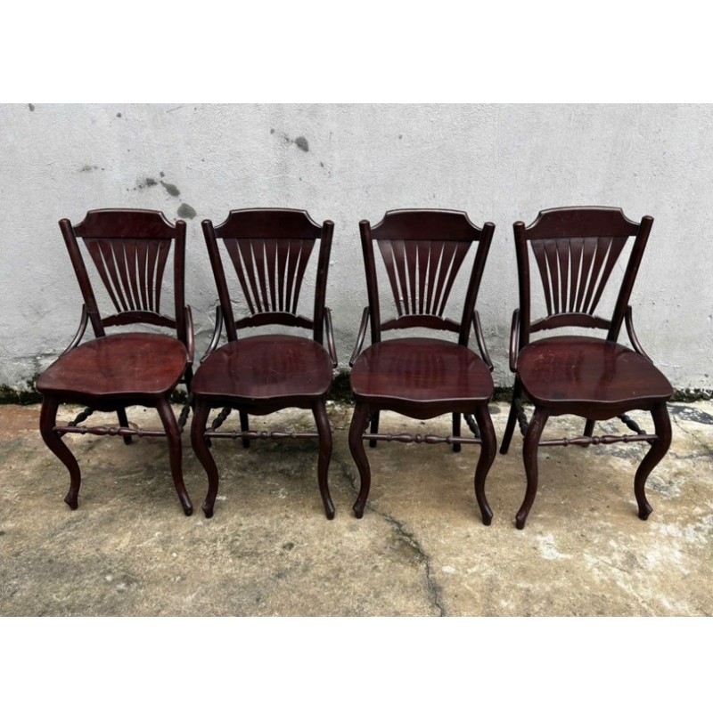 bo-ban-an-4-ghe-re-quat-xua-00.jpg