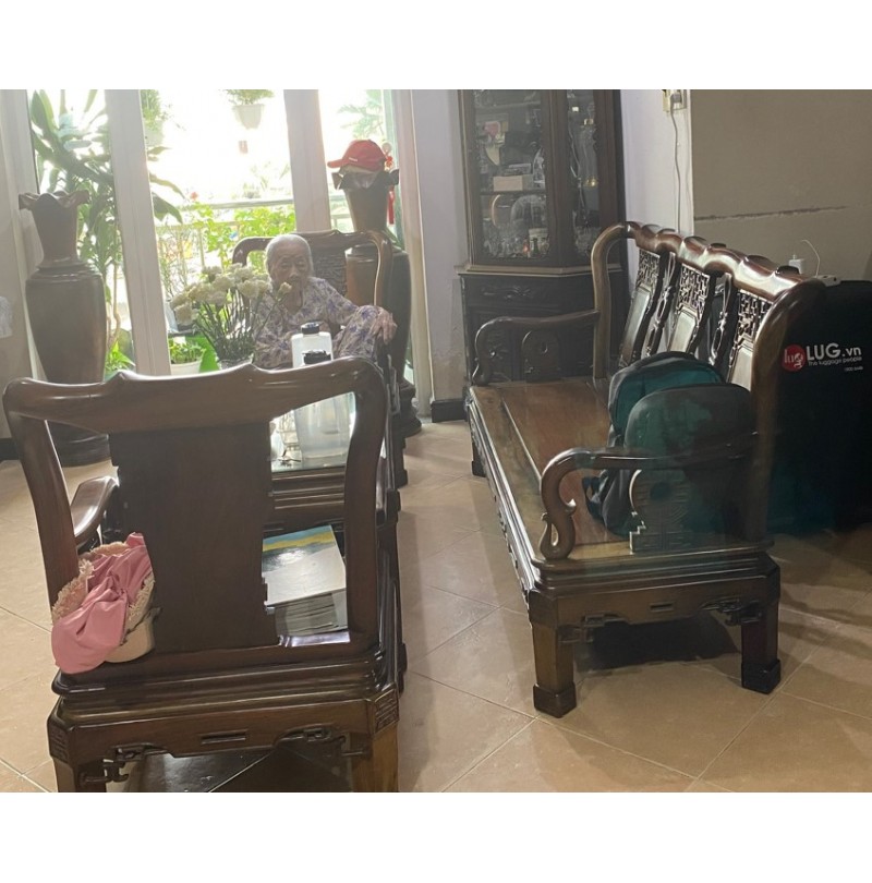 bo-ban-ghe-trac-6-mon-thu-mua-ban-ghe-salon-go-trac-00.jpg