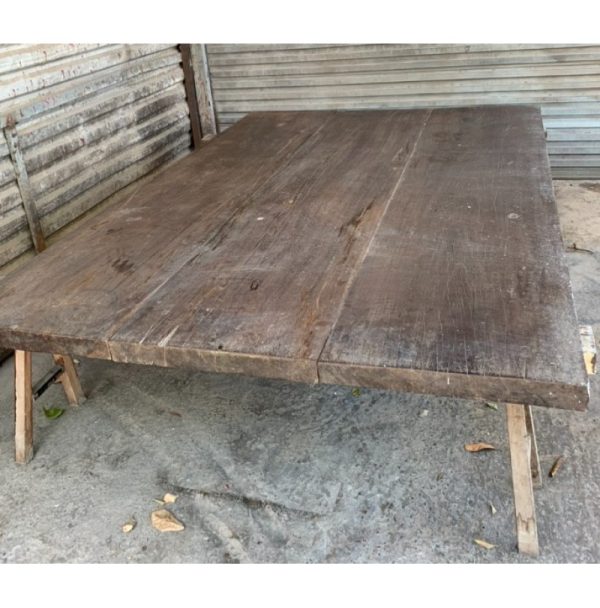 bo-van-ngua-go-go-mat-00.jpg