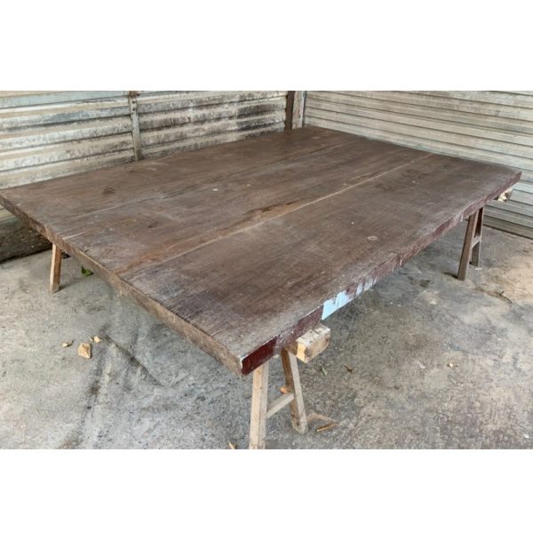bo-van-ngua-go-go-mat-01.jpg