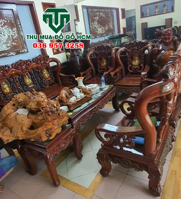 Thu mua lô nội thất gỗ phòng khách của nhà dân 