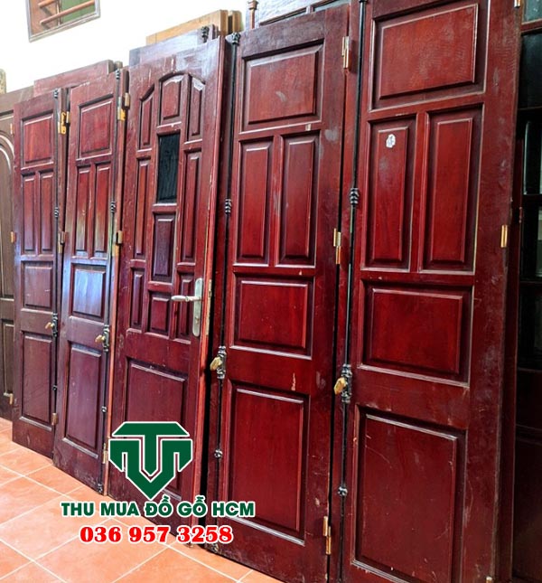 Dịch vụ thu mua cửa gỗ cũ giá cao tận nơi