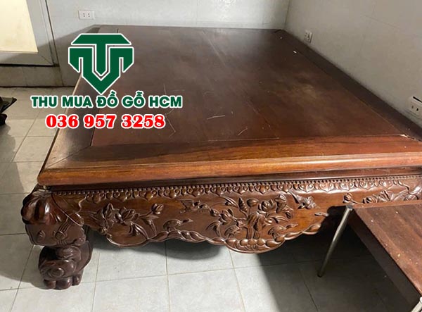 Li văng chạm khắc hoa văn hàng khó gặp  