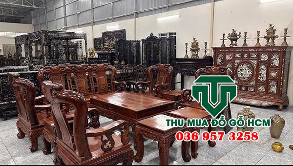 Cửa hàng định giá đồ gỗ xưa cũ của chúng tôi 