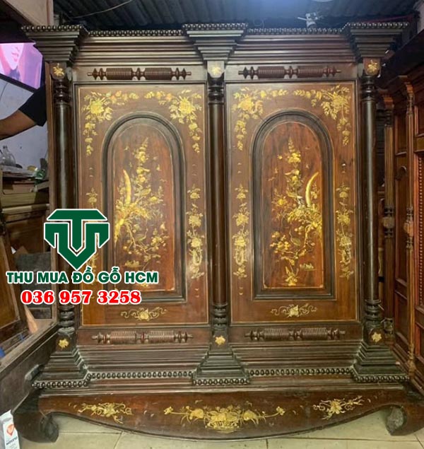 Tủ thờ gò công cổ cẩn ốc giá trị 