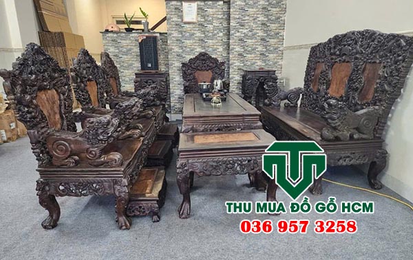 Bộ bàn ghế gỗ càng cũ càng có giá 