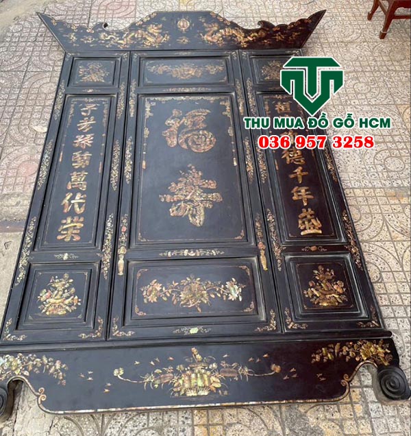 Thu mua bộ hoành phi cổ được treo trên án thờ 