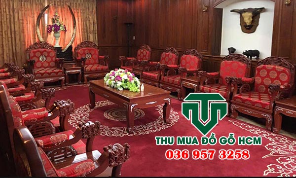 Không gian trang trí bàn ghế sơn mài trong phòng họp