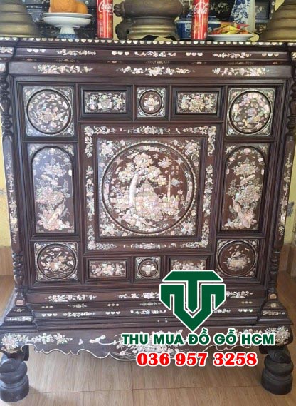 Tủ thờ gỗ xưa có nên bán không?