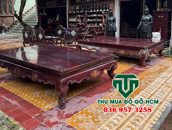 Cửa hàng mua bán ván ngựa gỗ cũ của chúng tôi