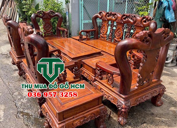 Chúng tôi thu mua được bộ bàn ghế gỗ cẩm lai tại quận 5 