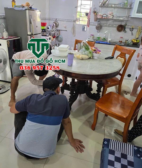 Nhận thu mua bàn ghế gỗ cũ xưa tại quận 3 