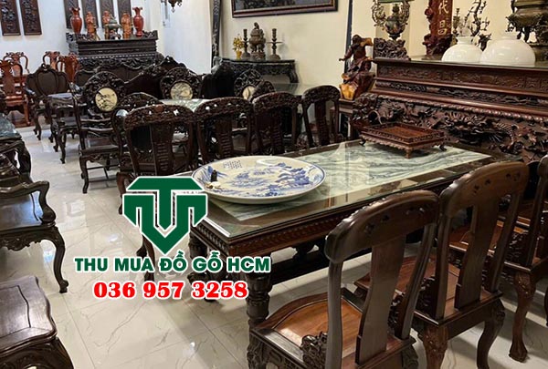 Những bộ bàn ghế gỗ cũ quý hiếm chúng tôi thu mua được tại quận 6  