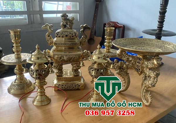 Thu mua nguyên bộ lư đồng tại nhà dân  