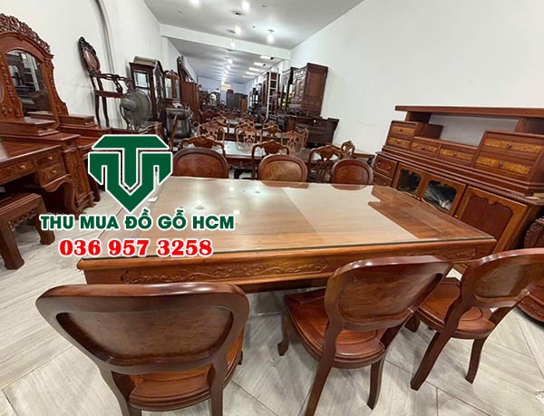 Cửa hàng thu mua tất các các loại bàn ghế gỗ cũ tại khu vực phú nhuận